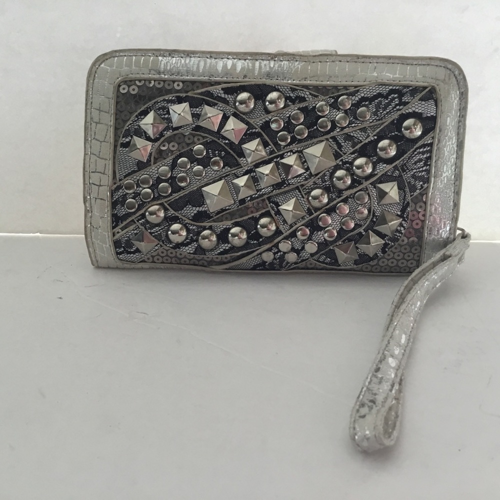 Wallet with studs. Silver. Multi compartments